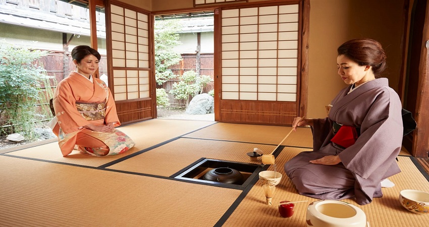 tea ceremony in japan.jpg